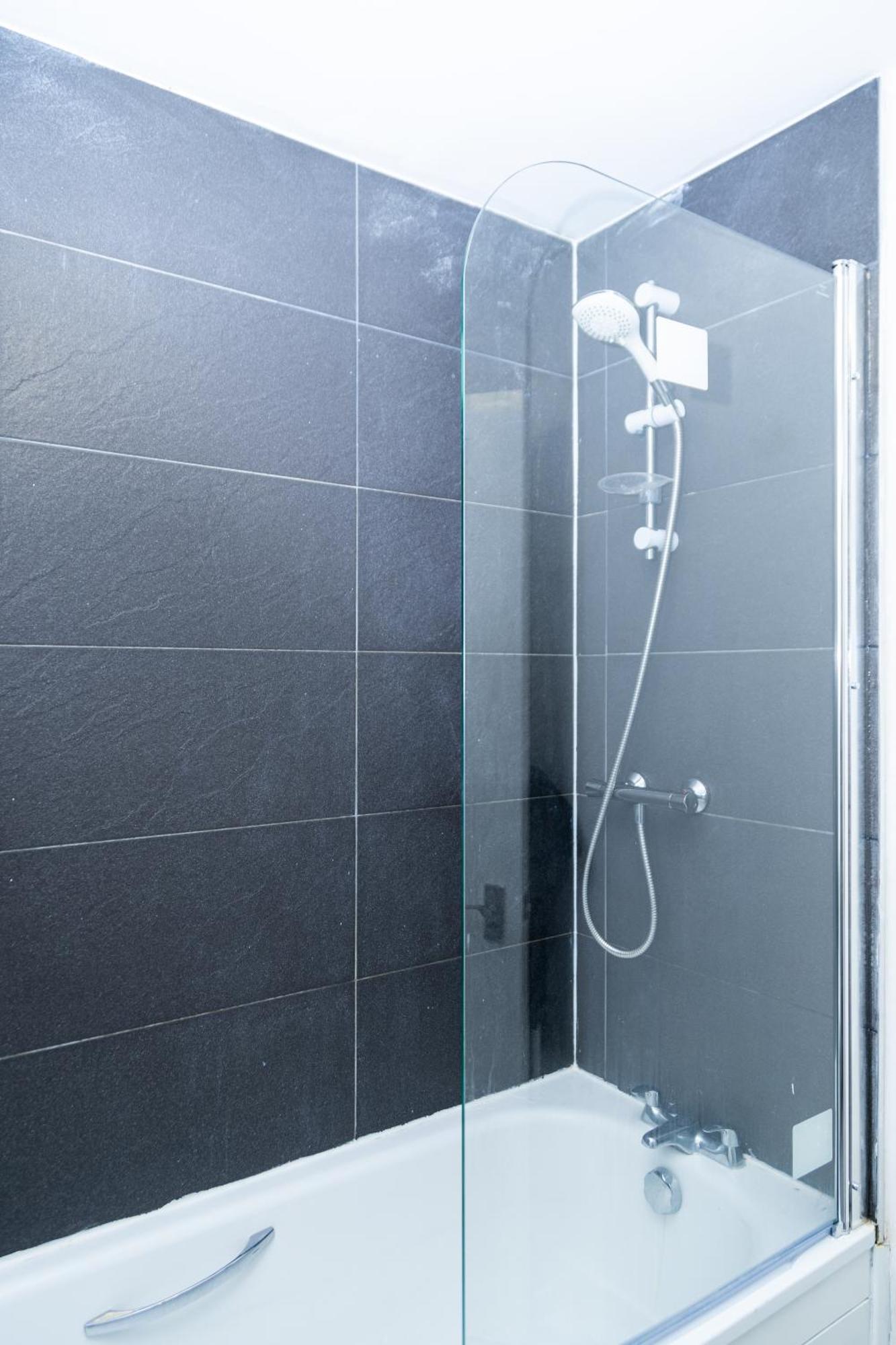 Spacious Ground Floor Apt Near Old Trafford Stadium Manchester Eksteriør bilde